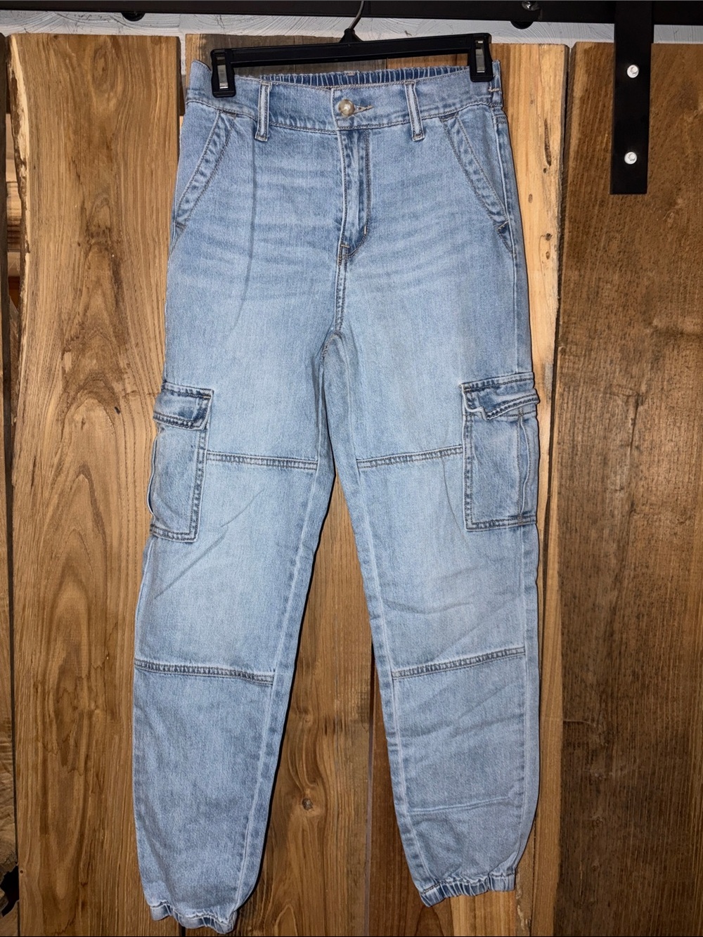 American Eagle Outfitters Light Blue Cropped Cargo Jeans